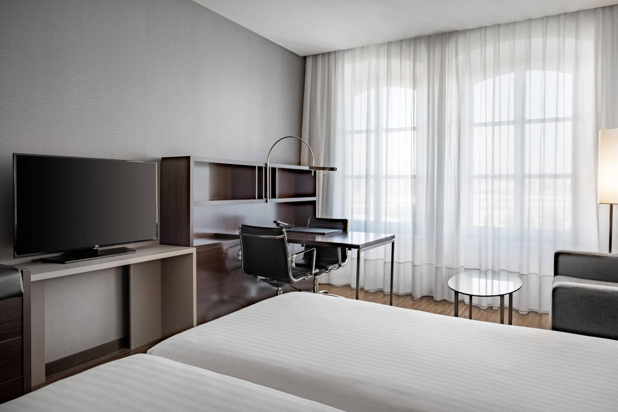 Ac Hotel Torino By Marriott Kültér fotó